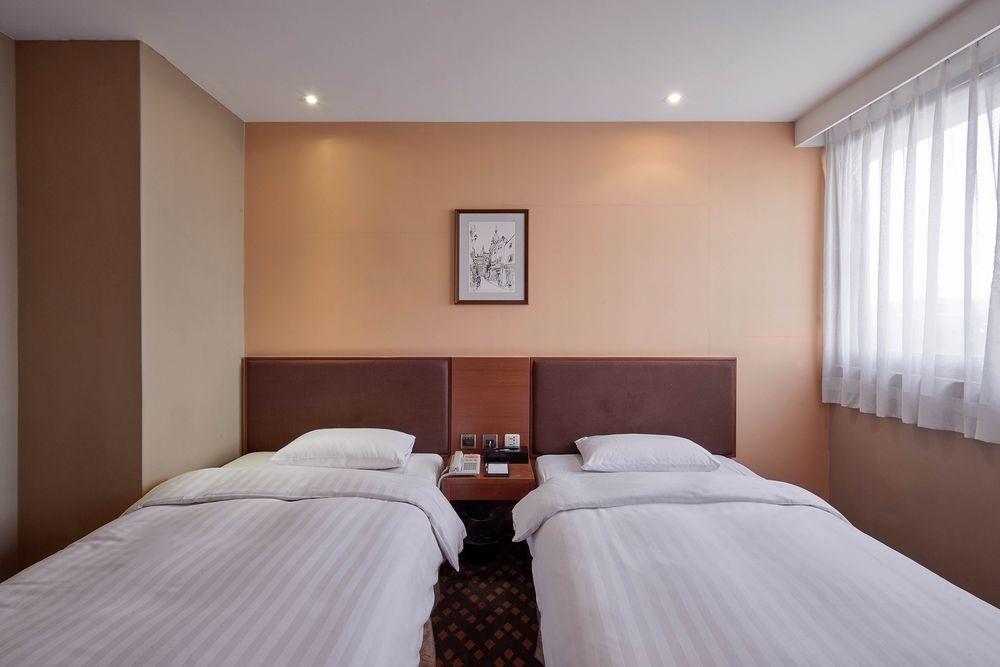 Orange Hotel - Park, Taichung Exterior photo